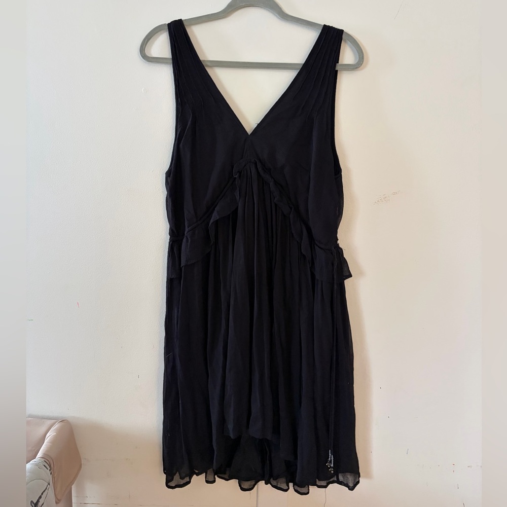 Elegant Black Sleeveless Dress